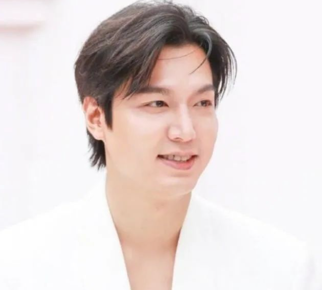 李敏鎬腫了，臉頰胖疑似整容后遺癥？李敏鎬名字打分，解析