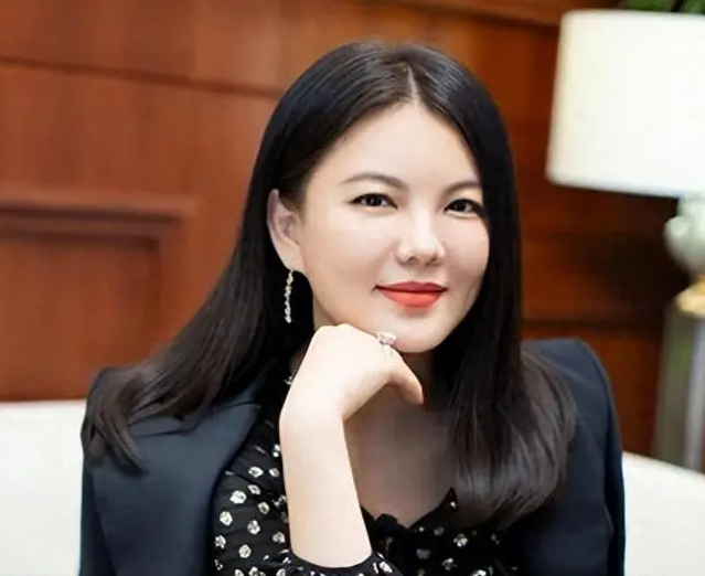 李湘宣布退休，李湘名字打分，解析