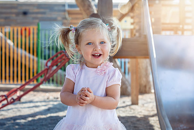 2024年鄧姓寶寶取名大全，屬龍女孩名字取名攻略 