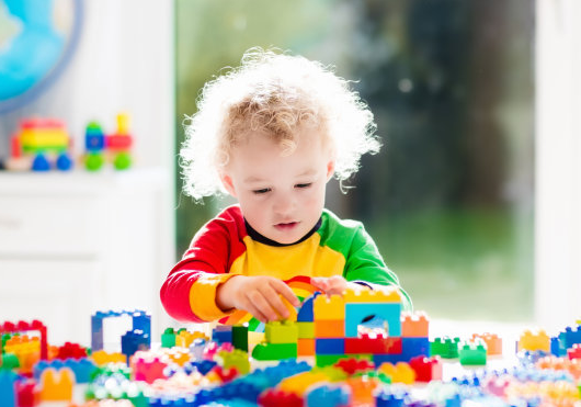 五行屬火的男孩名字有哪些？ 五行屬火的男孩起名