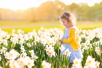 2024女孩起名五行屬水的字，五行屬水的字取名