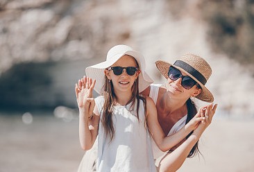 寶寶起名：蛇寶寶取名宜用哪些字，2025屬蛇男寶寶取名