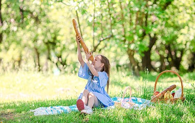 寶寶起名：蛇寶寶取名宜用哪些字，2025屬蛇男寶寶取名