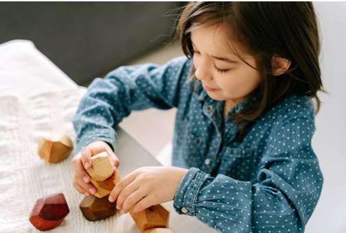 何姓起名字,簡單大氣的男孩女孩名