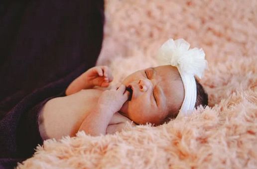 姓莫寶寶起名，莫姓女孩名字大全高雅