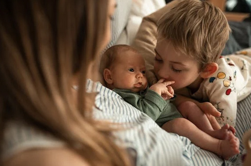屬蛇起名，沉穩(wěn)大氣的蛇年男寶寶名字