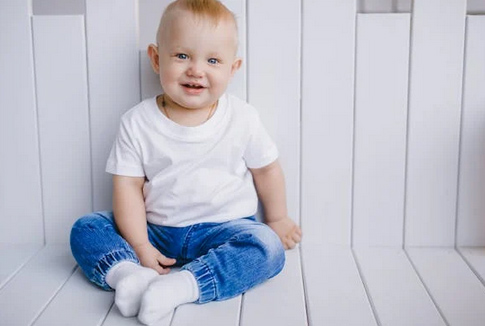 屬蛇起名，沉穩(wěn)大氣的蛇年男寶寶名字